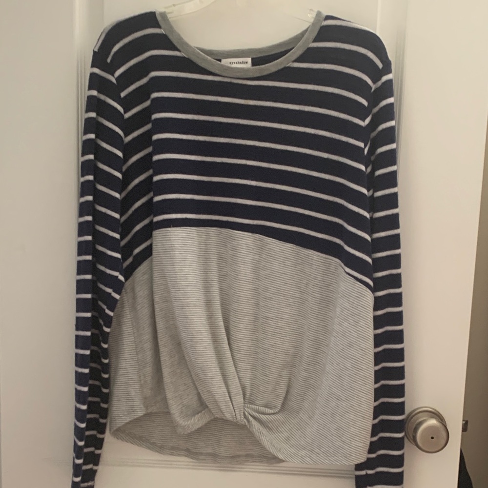Eyeshadow Navy and Gray Top